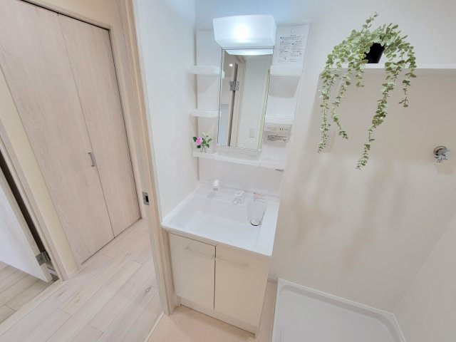 学園前ガーデンハイツの独立洗面台