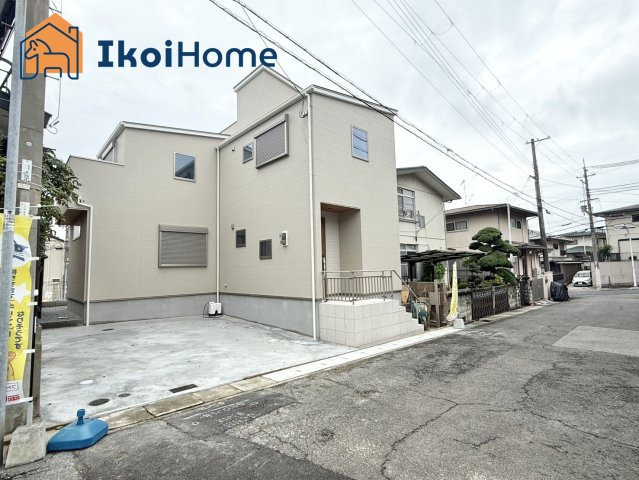 玉津町高津橋　新築戸建の駐車場|●年中無休：見学時間9:00～20:00・当日予約可●お車は普通車並列で2台駐車可能です。