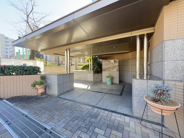 ヒルハイツ文京・春日のエントランス