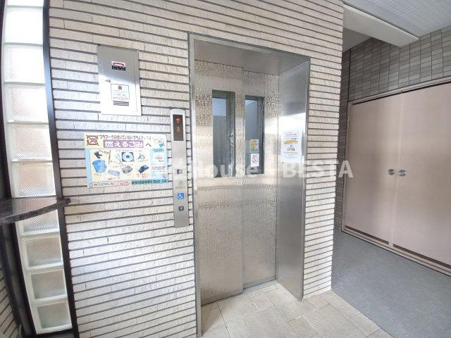 アルティス神戸のロビー