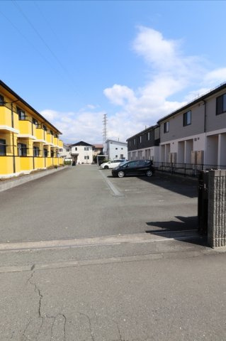 さくらヒルズの駐車場