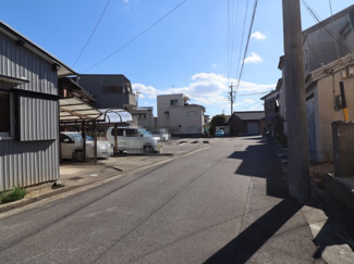 【前面道路含む現地写真】