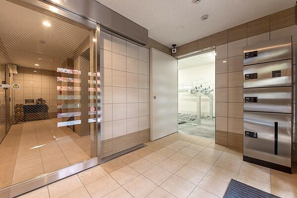 コリーヌ国分寺のエントランス