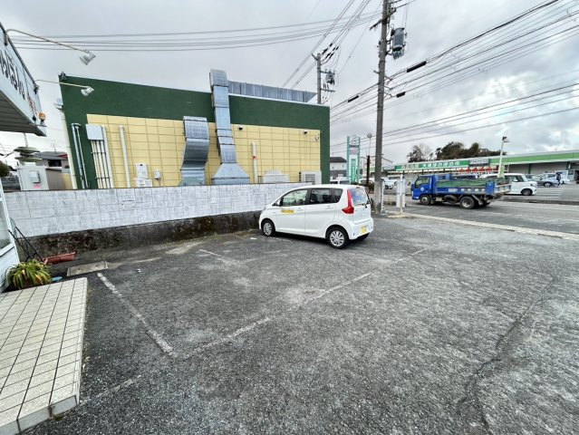 奥村倉庫の駐車場|駐車スペースもあります