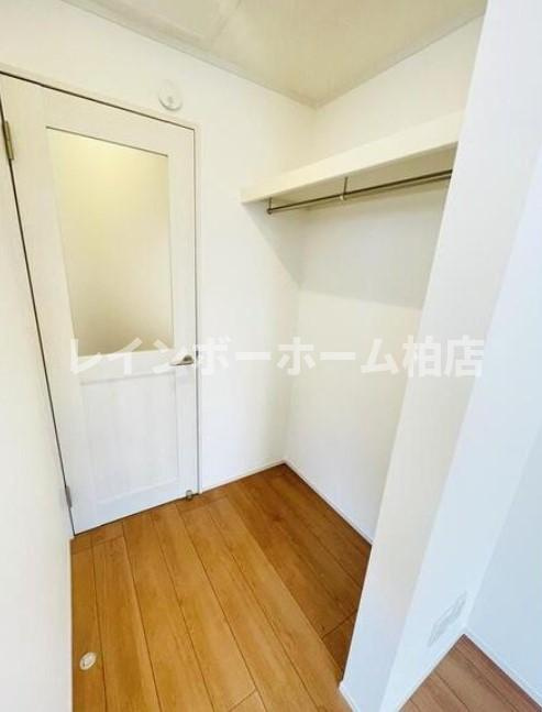 オートロック♪省エネ性能ラベル♪の収納|たっぷりとした収納スペースです