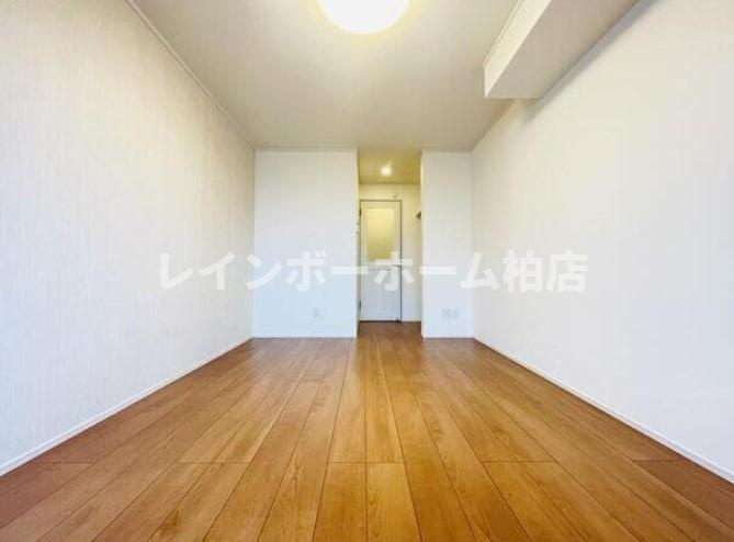 オートロック♪省エネ性能ラベル♪の居間・リビング|ゆったり過ごせる居間です