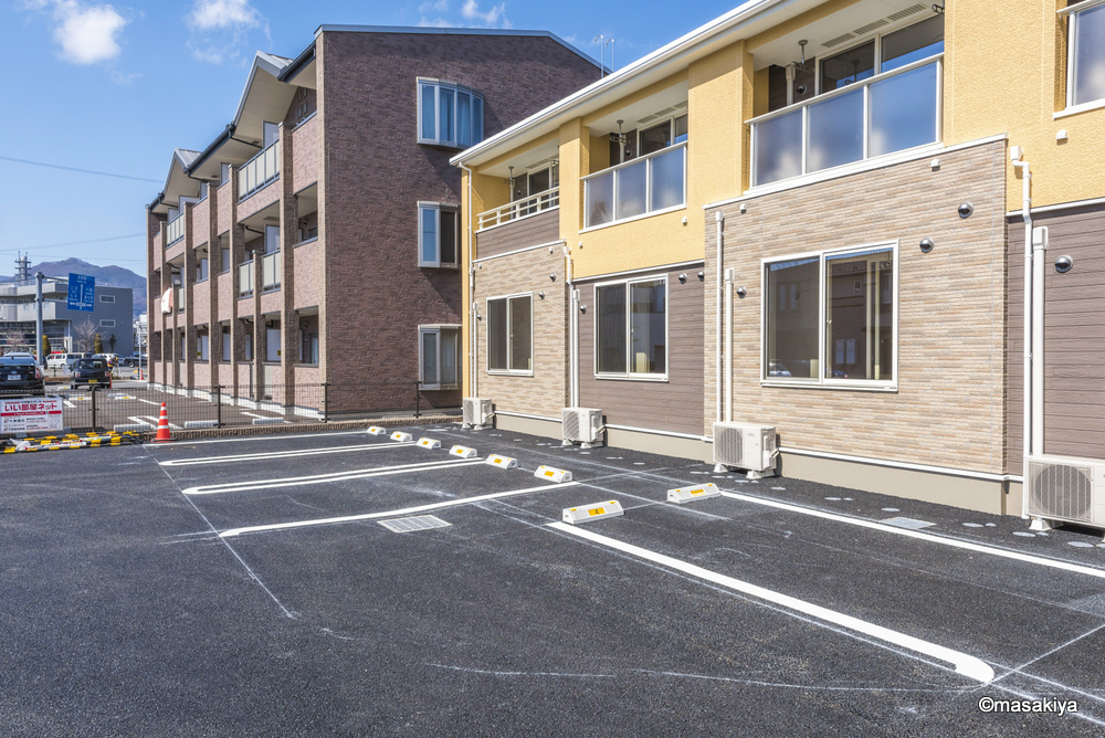 ラ　ペジーブルの外観|駐車場