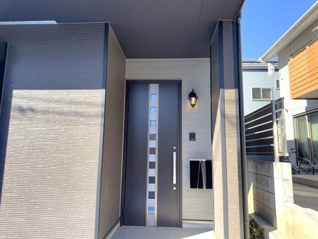 松戸市六実６丁目新築戸建【六実小学校：8分】のエントランス|エントランス・玄関ポーチ