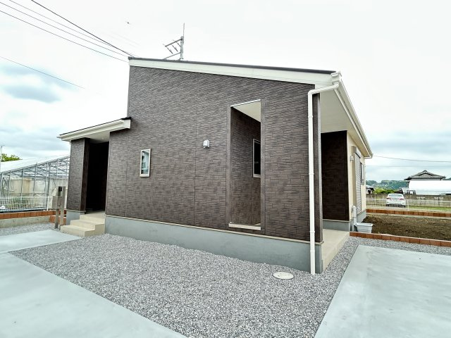 新築　吉岡町漆原第4　Livele Garden.S　1号棟の外観|現地写真　2025年4月完成しました！ご内覧等、お気軽にお問合せください♪　							
