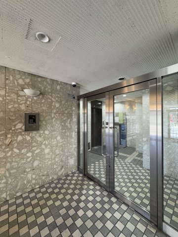 グランドメゾン千駄木のエントランス