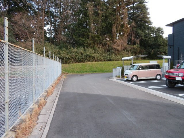 所沢市小手指南４丁目の倉庫の周辺