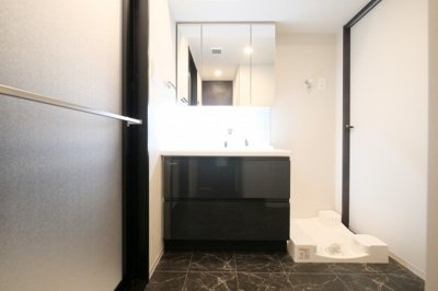 【独立洗面台】 | S-RESIDENCE福島diverse | 使いやすい独立洗面台です