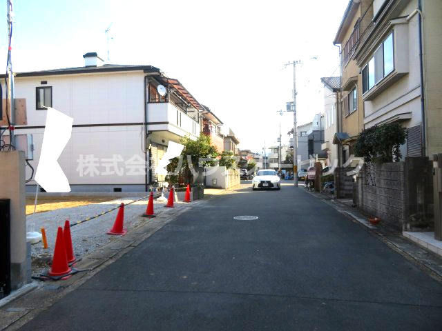 宇治市小倉町天王の新築一戸建の前面道路含む現地写真