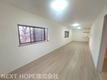 尼崎市金楽寺町２丁目中古戸建　シャッター付き車庫有りの画像