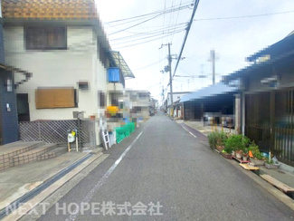 【前面道路含む現地写真】 | 尼崎市金楽寺町２丁目中古戸建　シャッター付き車庫有り | 前面道路は南側に公道幅員4.5ｍです♪