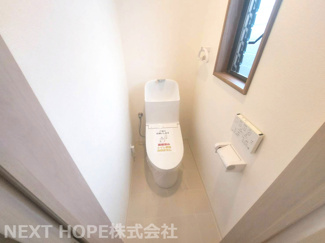【トイレ】 | 尼崎市金楽寺町２丁目中古戸建　シャッター付き車庫有り | 新品のトイレです♪２階・３階に設置されております！