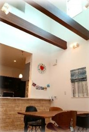 山田池東町　中古一戸建てのキッチン|LDK19.0帖　カウンターキッチン
■物件内覧・資金計画相談・住宅ローン相談、リフォーム相談、お問合せ受付中■
※当日・翌日のご内覧、ご相談はお電話でのお問合せがスムーズです！