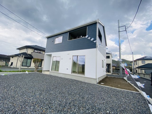 新築　桐生市菱町第1　クレイドルガーデン　１号棟の駐車場|現地写真　駐車スペースは並列3台分可能です！
