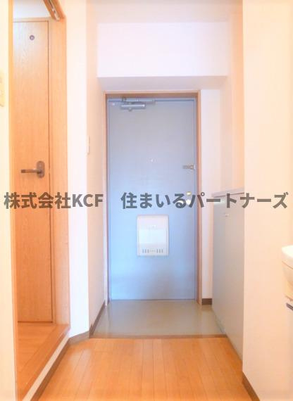 ガーデンハイツ朝妻の玄関|落ち着いた玄関です