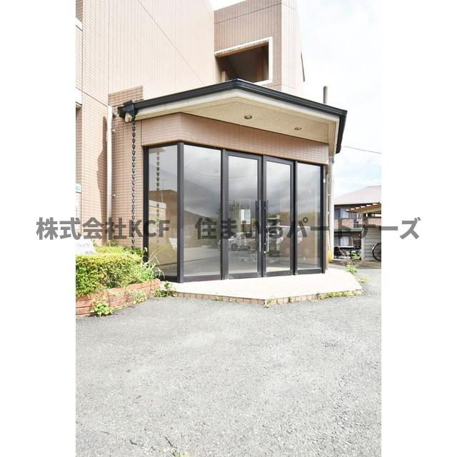 ガーデンハイツ朝妻のエントランス|清潔なエントランスです