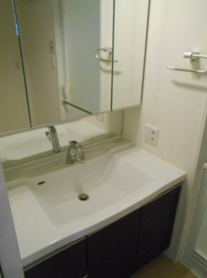 【洗面所】 | プレミアムステージ久留米中央公園 | 広い洗面スペース