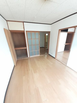 【居間・リビング】 | エルディム野川 | ゆったりとしたリビングです