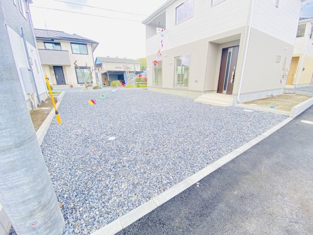 新築　桐生市菱町第1　クレイドルガーデン　2号棟の駐車場|現地写真　駐車スペースは3台分可能です！
