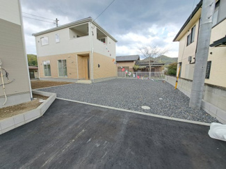 【駐車場】 | 現地写真　駐車スペースは3台分可能です！
