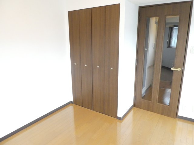 リアライズ逆瀬川の寝室