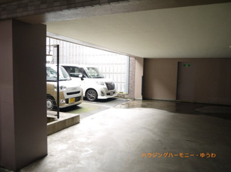 【駐車場】