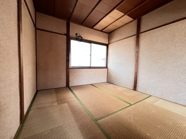 神明宮北　貸家の和室|２階和室６帖