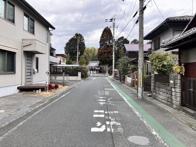 野洲市冨波甲　中古戸建の前面道路含む現地写真