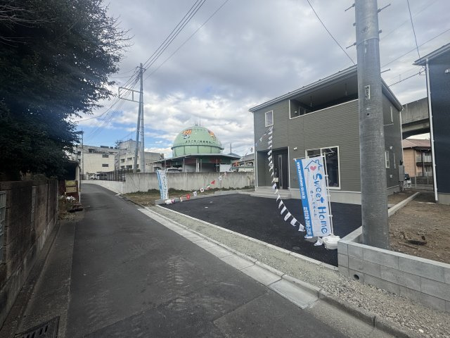 新築　桐生市仲町第1　クレイドルガーデン　１号棟の前面道路含む現地写真|現地写真　南側接道幅員約4ｍ	