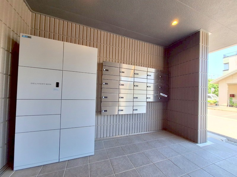 八千代市勝田台１丁目の賃貸マンションのロビー