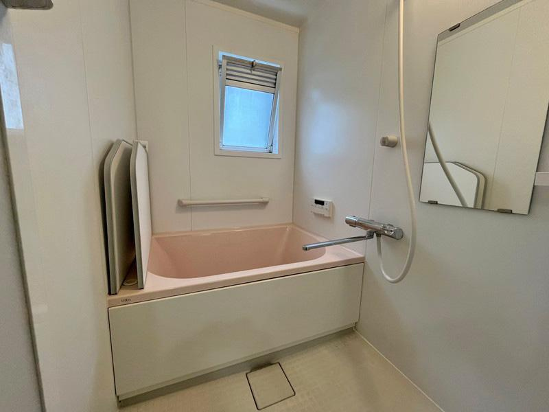 香里三井H住宅99号棟の浴室|窓あり
■物件内覧・資金計画相談・住宅ローン相談、リフォーム相談、お問合せ受付中■
※当日・翌日のご内覧、ご相談はお電話でのお問合せがスムーズです！