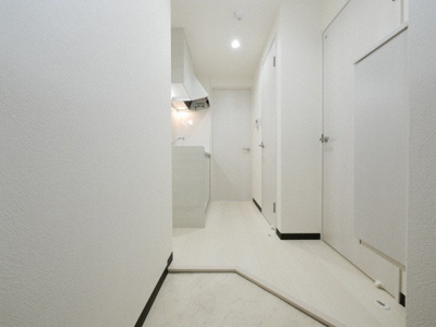 【玄関】 | BLUE西長堀 | 収納もある玄関です