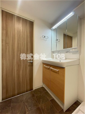 【独立洗面台】 | ルオーレ上北沢駅前 | 3面鏡シャンプードレッサー