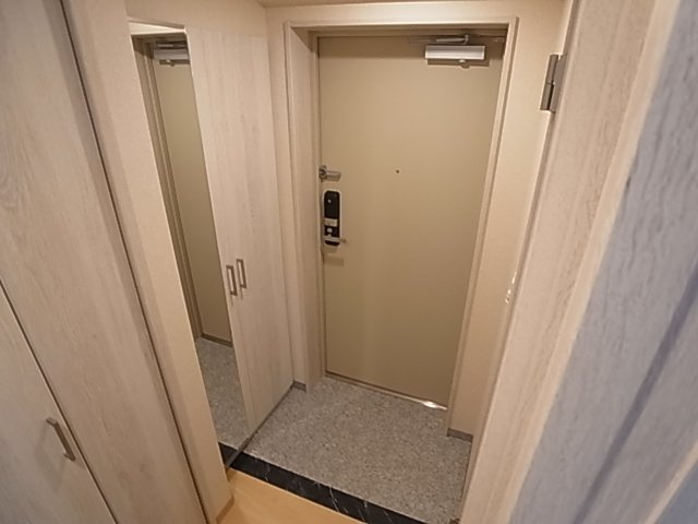 神戸市兵庫区湊町３丁目の賃貸マンションの玄関|シューズボックス付き