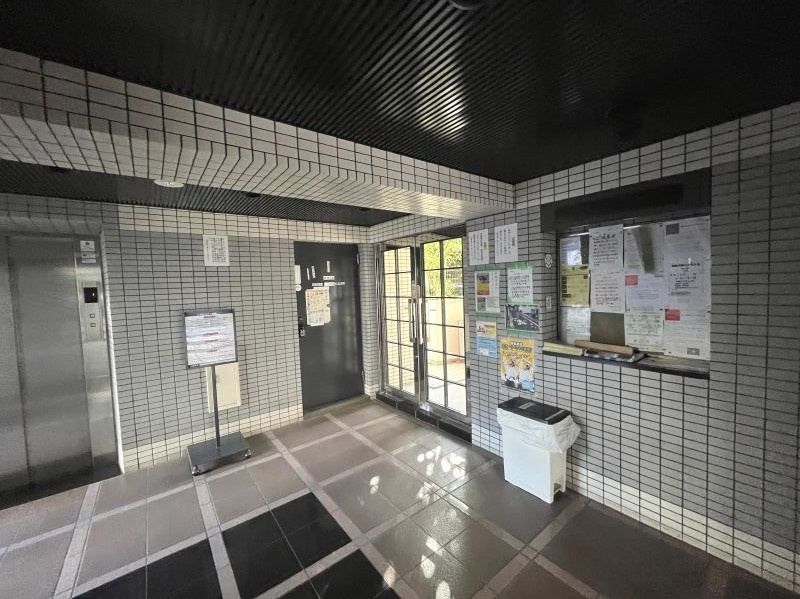 日神パレステージ本駒込のロビー