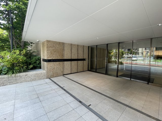 ザ・パークハウス三田ガーデン　タワー棟のエントランス