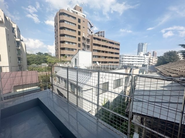 南青山4丁目戸建のバルコニー