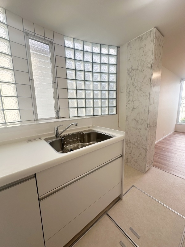 南青山4丁目戸建のキッチン