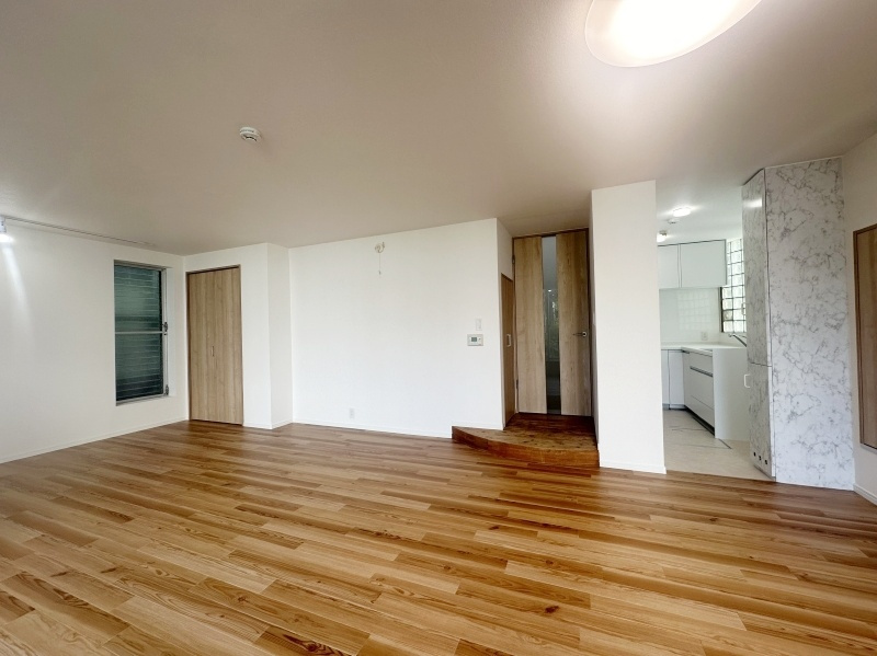 南青山4丁目戸建の居間・リビング