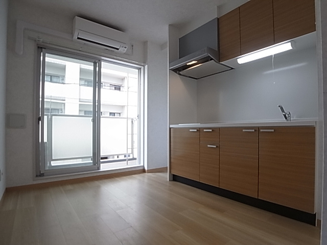 神戸市兵庫区湊町３丁目の賃貸マンションの居間・リビング|ダイニング