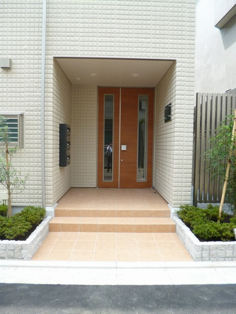 フラット 市ヶ谷仲之町のエントランス|☆オートロック付きでセキュリティも充実しております☆