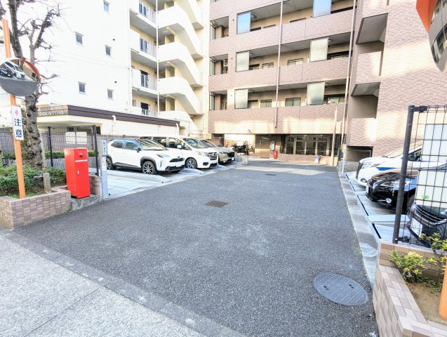 ライオンズマンション両国リバーサイドの駐車場