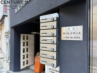 エレガンス今津駅前のエントランス