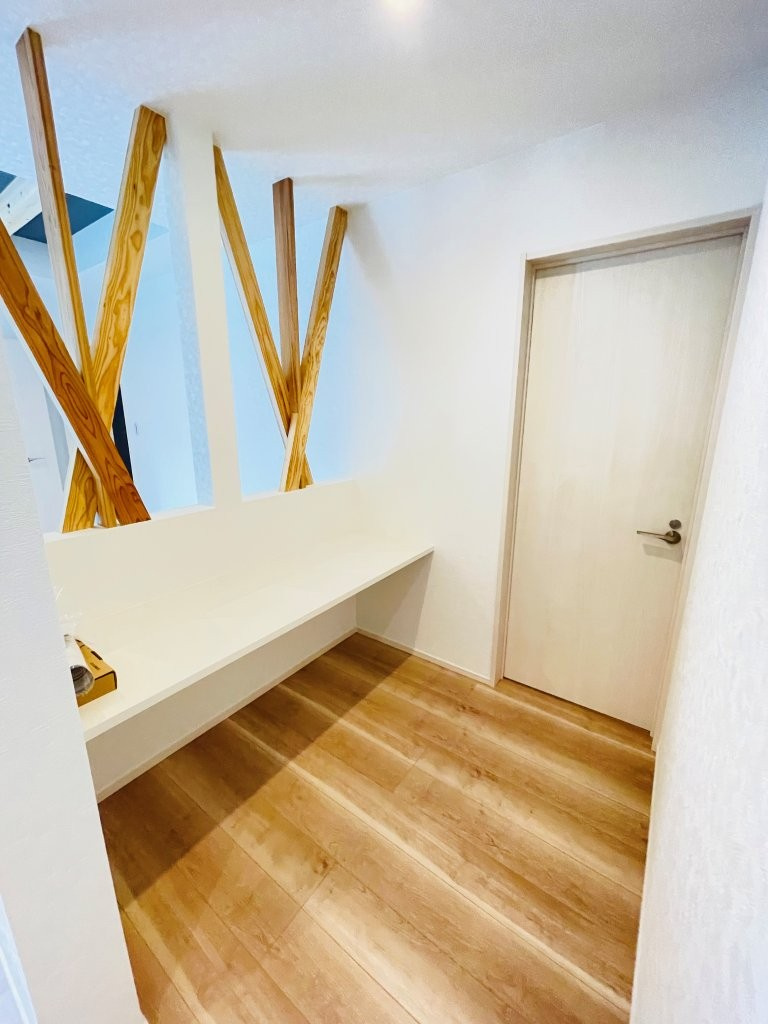 豊田市秋葉町第1　新築分譲住宅　全2棟　1号棟の居間・リビング|リビングにあるカウンター。ちょっとPC作業をする場所に最適♪食卓が散らかりません♪