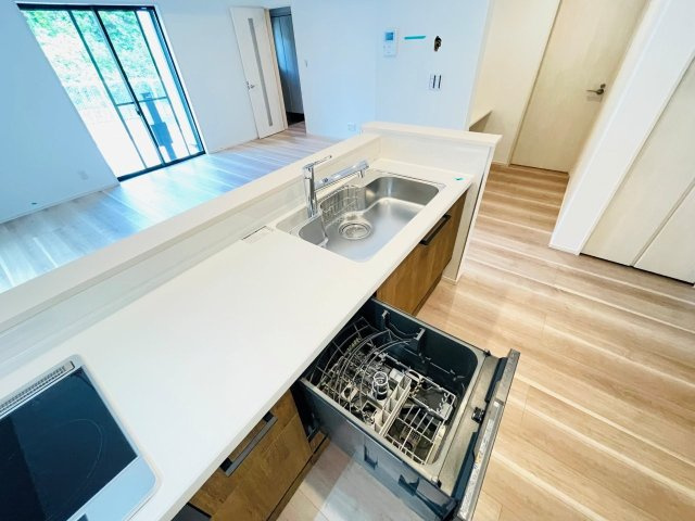 豊田市秋葉町第1　新築分譲住宅　全2棟　1号棟のキッチン|食器洗い乾燥機もついていて家事の時短になります♪