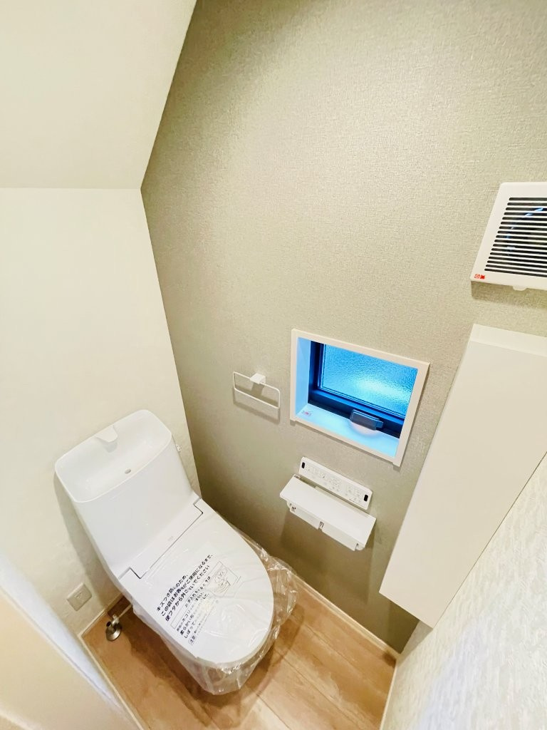 豊田市秋葉町第1　新築分譲住宅　全2棟　1号棟のトイレ|1階、2階とも温水洗浄機能付きトイレです。